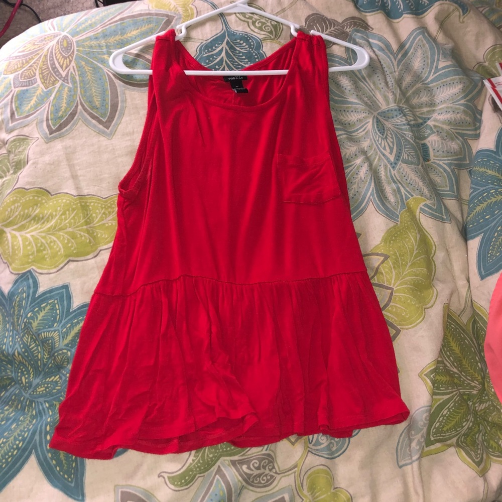 super cute red pocket tank! ❣️